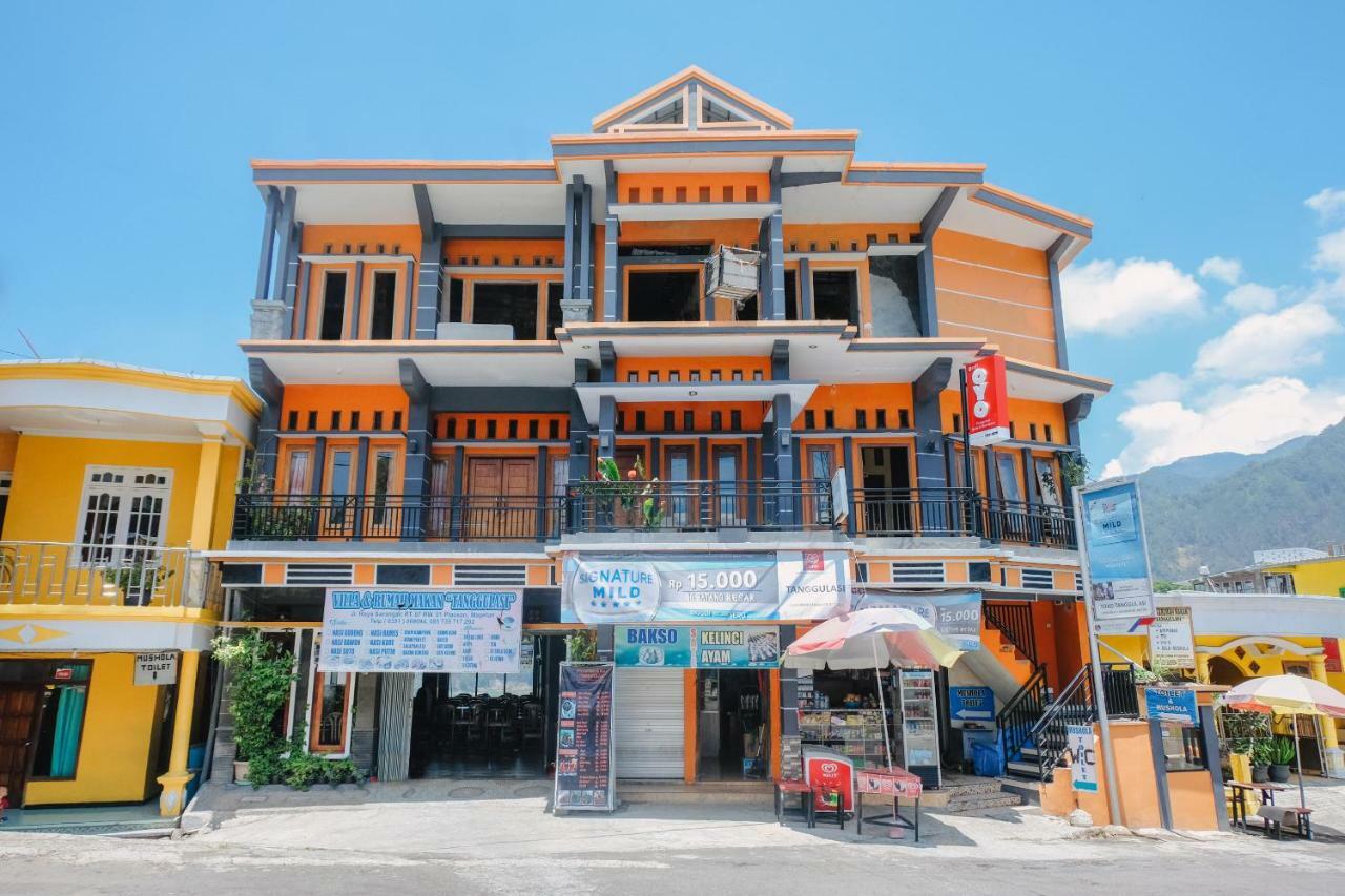 Oyo 1351 Tanggulasi Resto & Residence Syariah Magetan Exterior photo